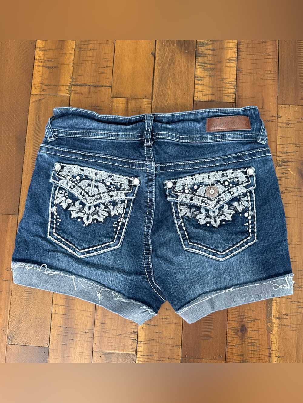 WALLFLOWER Cuff Denim Jean Shorts Curvy Fit Floral Embroidered Rhinestone sz 5